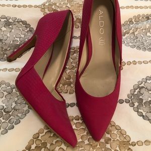Aldo Size 8 Hot Pink Pumps 4” Heel